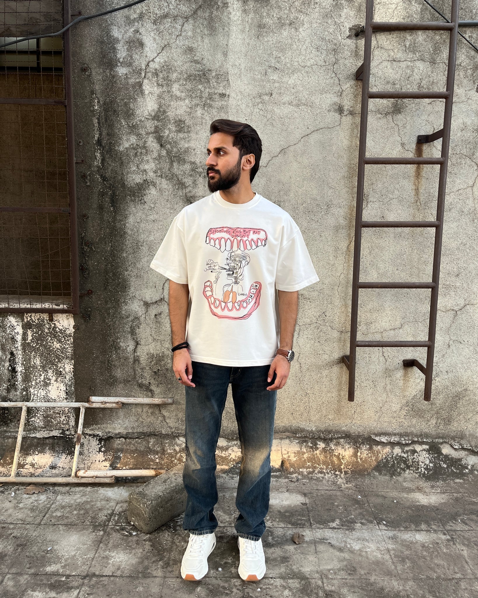 Smoking Kills // Off-White Box Fit Oversized T-shirt