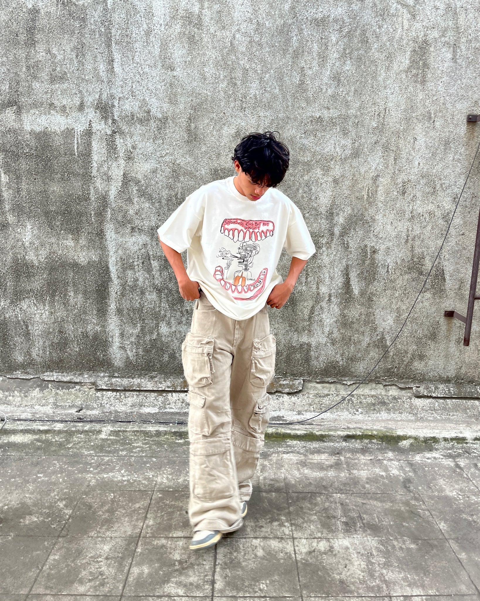 Smoking Kills // Off-White Box Fit Oversized T-shirt