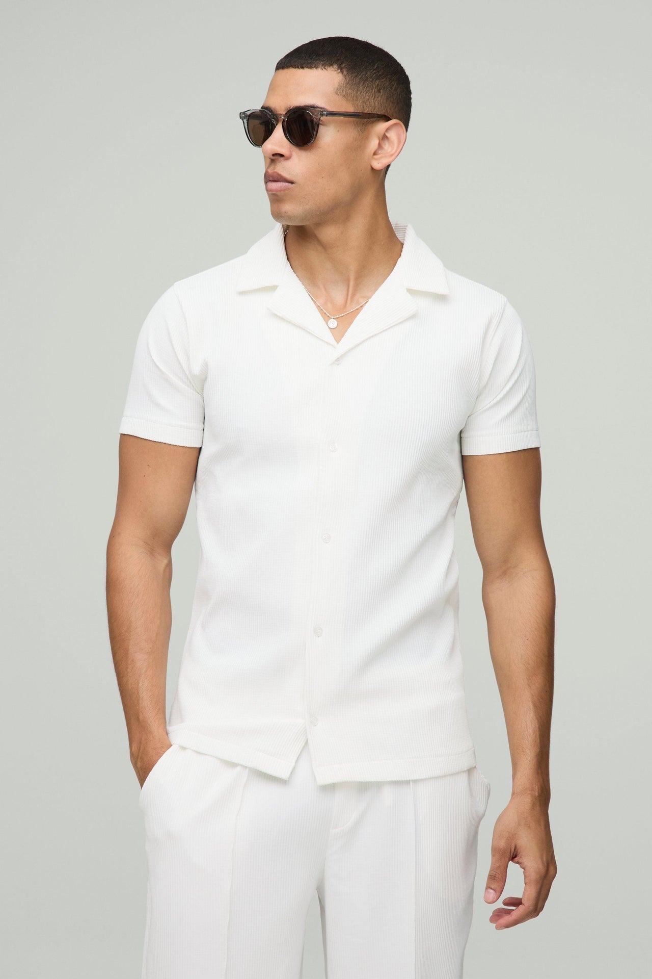Short Sleeve Revere Stretch Fit Pleated Shirt